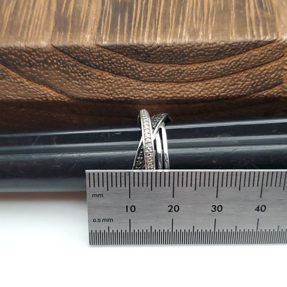 Size 7 925 Sterling Silver Two Tone Light And Dark Diamond Chips Ring - Picture 7 of 8